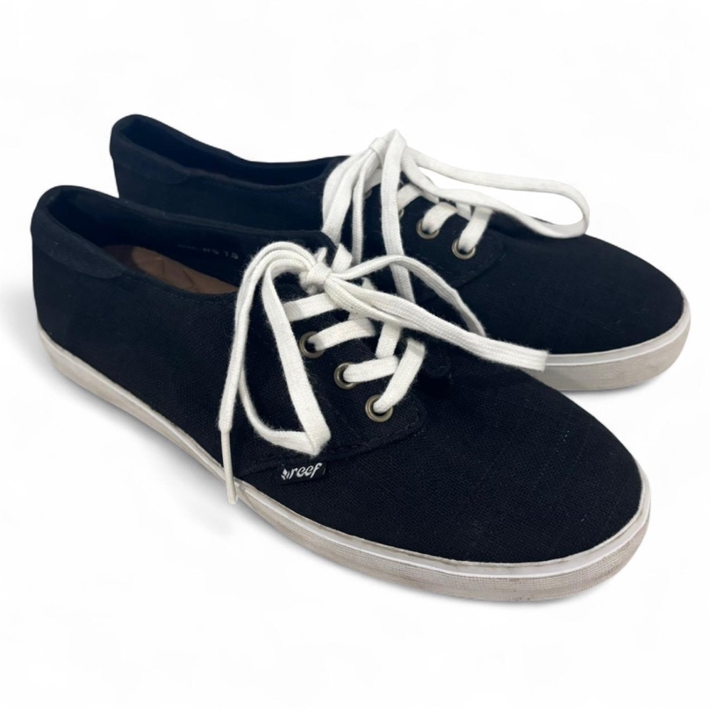 Reef women’s Black Canvas Sneakers with White Laces